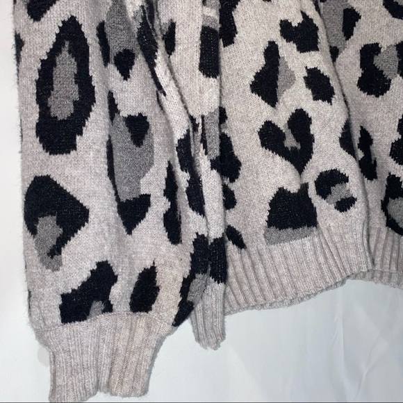 Entro Leopard Sweater Women’s Medium - Picture 4 of 8